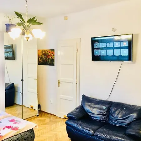 Romantic Studio In 12th District Close To Mom Park Apartment Budapest