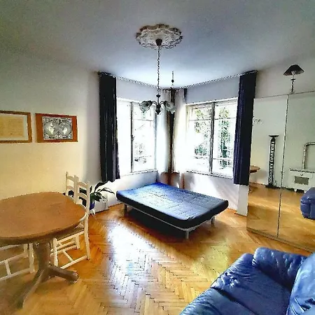 Romantic Studio In 12th District Close To Mom Park *
